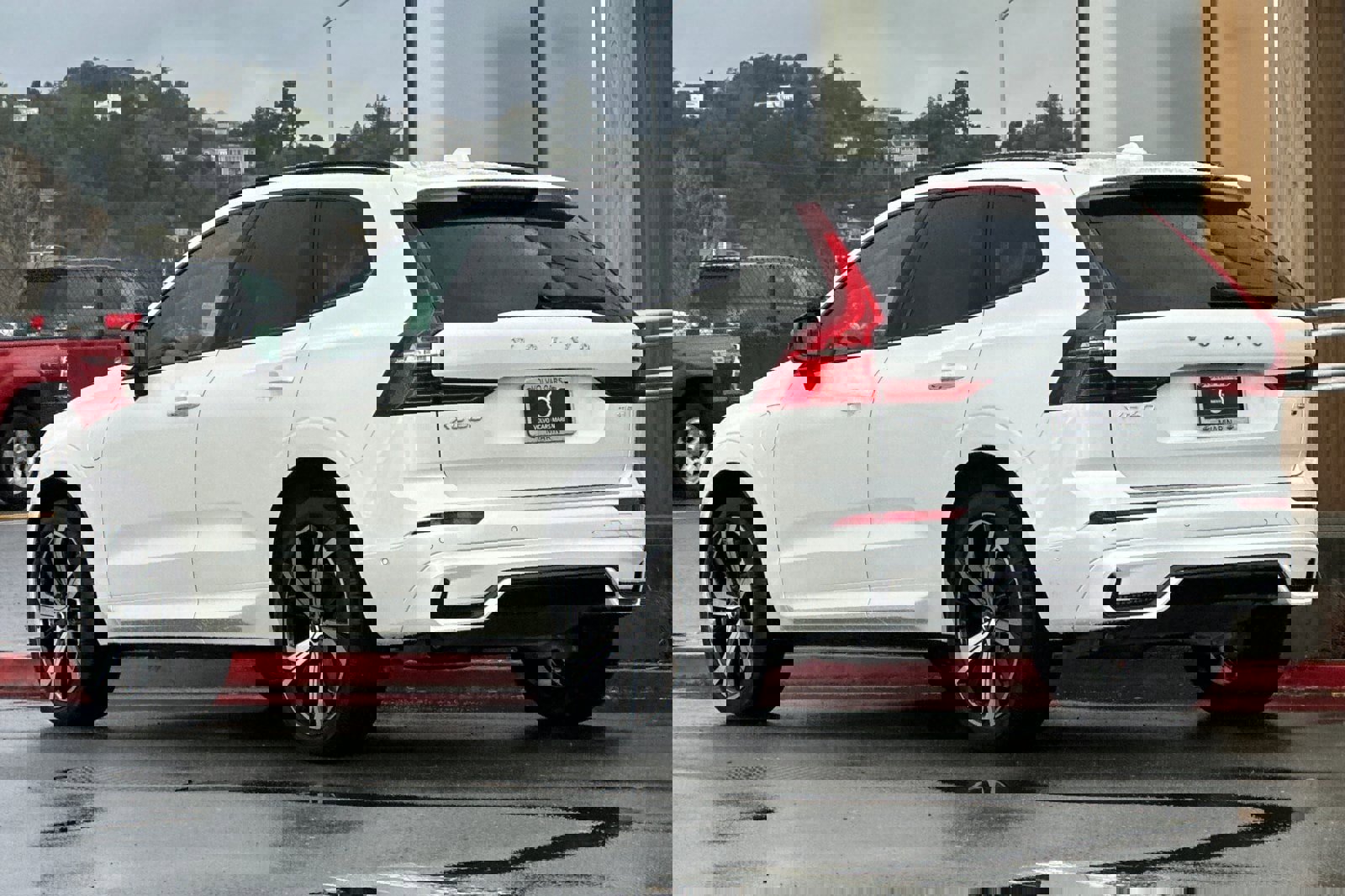 Certified 2025 Volvo XC60 T8 Ultra w/ Protection Package Premier image 7