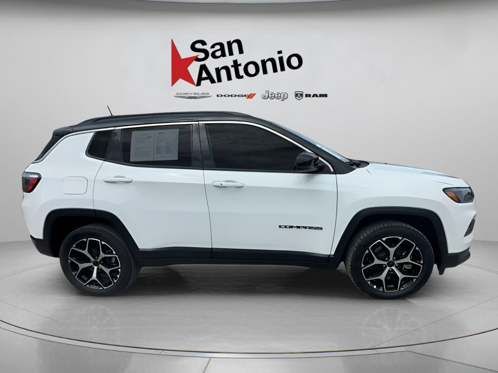 Certified 2026 Jeep Compass Limited AWD/4WD image 17