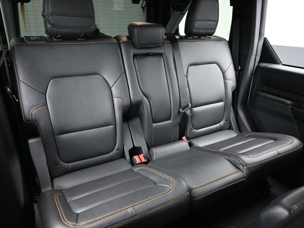 Used 2024 Ford Bronco Badlands image 34