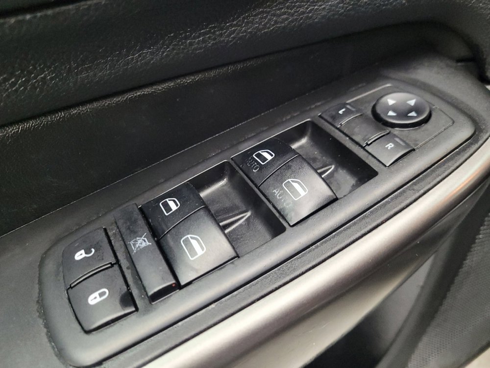 Used 2019 Jeep Cherokee Limited image 27