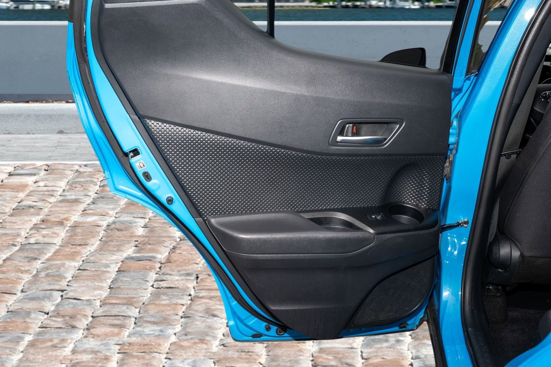 Used 2019 Toyota C-HR XLE image 11