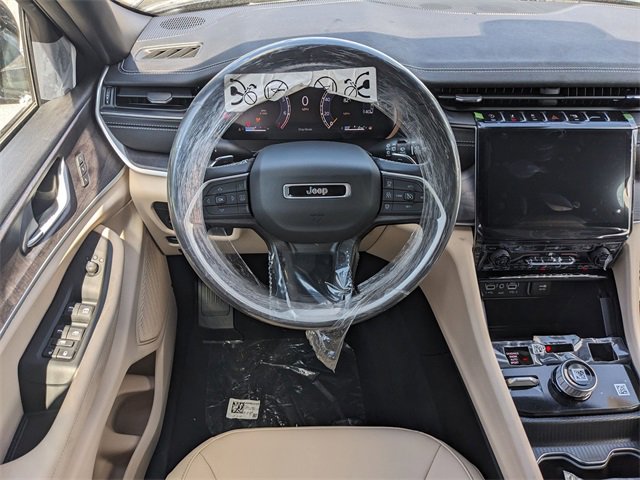 New 2025 Jeep Grand Cherokee Limited image 12