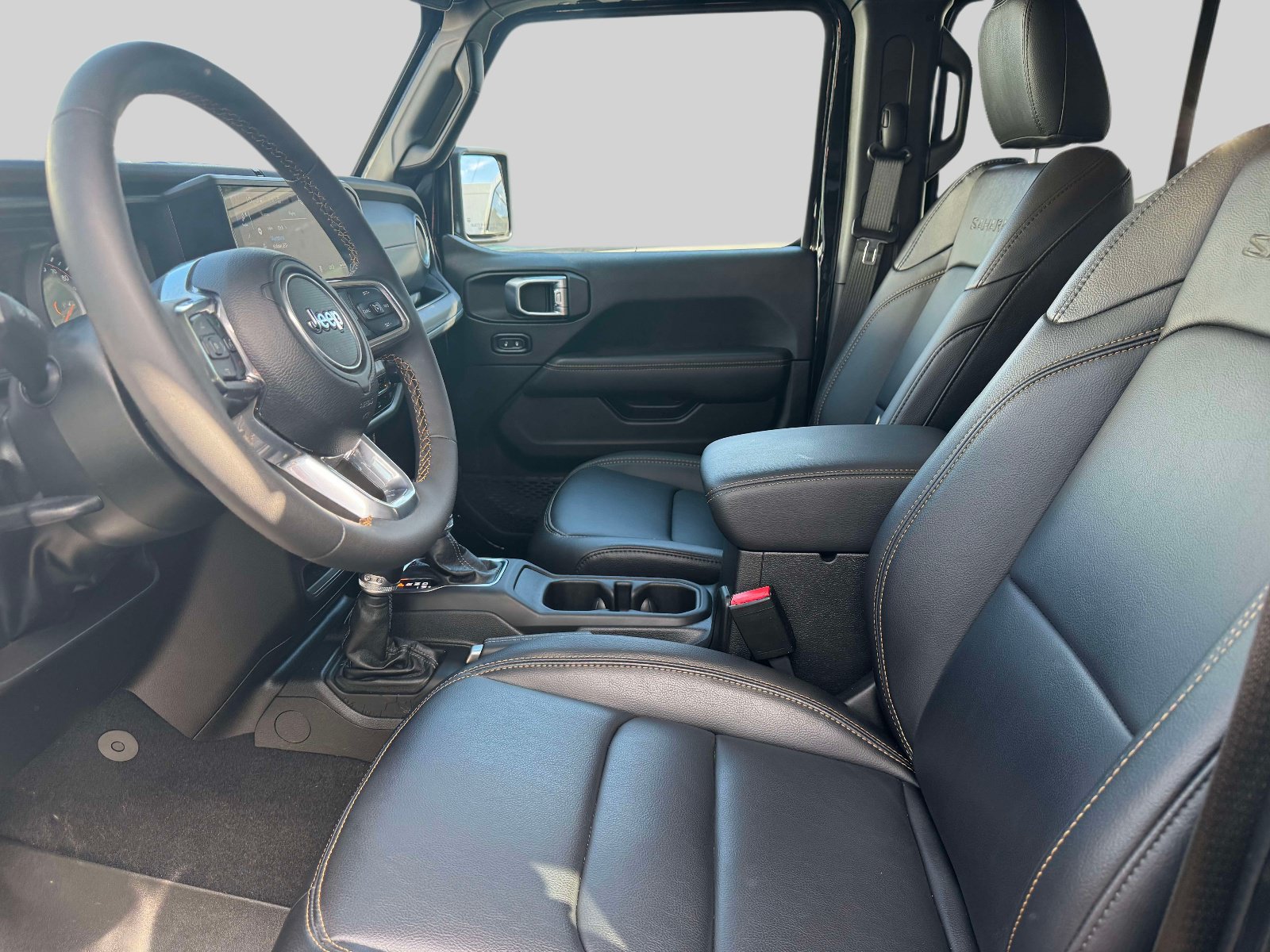 Used 2024 Jeep Wrangler Unlimited Sahara AWD/4WD image 13