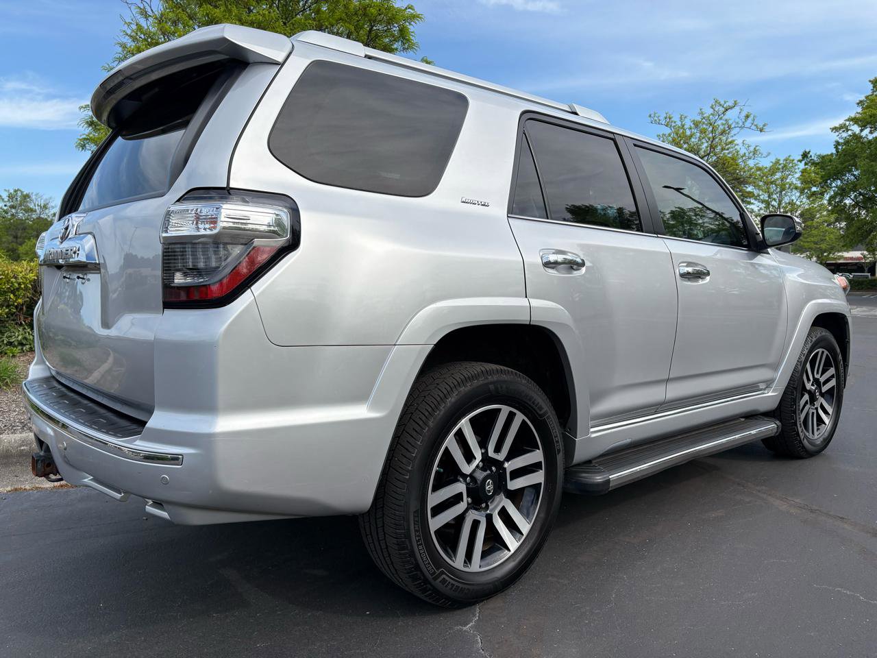 Used 2018 Toyota 4Runner Limited AWD/4WD image 9