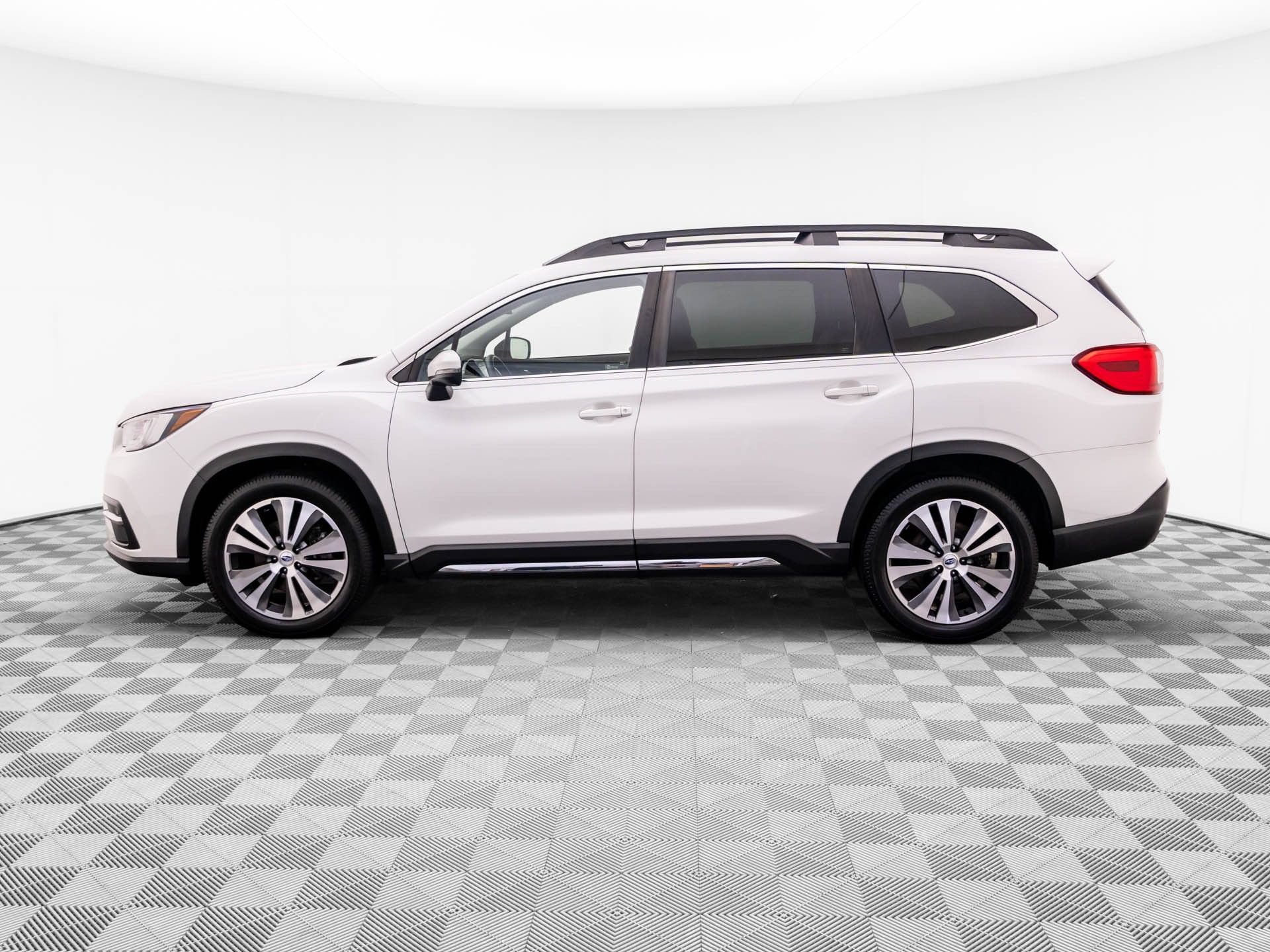 Used 2019 Subaru Ascent Limited w/ Popular Package #4 AWD/4WD image 2