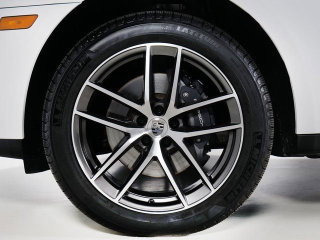 Certified 2025 Porsche Macan image 34