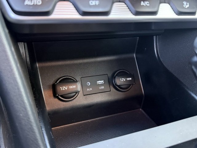 Used 2020 Hyundai Elantra SE w/ Cargo Package (C1) image 26
