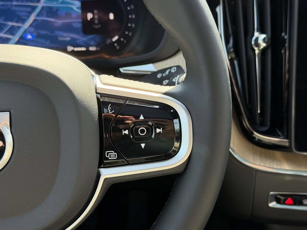 New 2026 Volvo XC60 B5 Plus w/ Climate Package AWD/4WD image 9