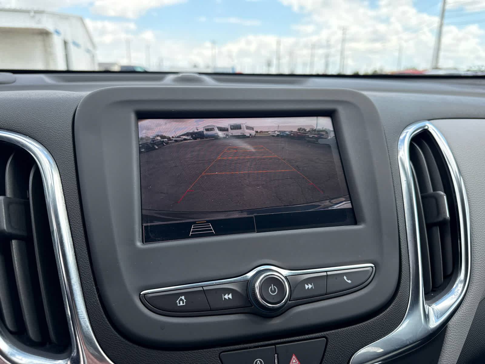 Certified 2024 Chevrolet Equinox LS FWD image 16