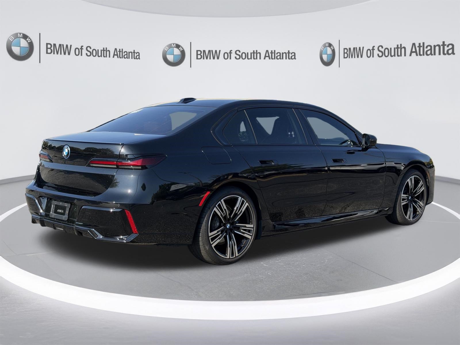 Certified 2024 BMW i7 eDrive50 w/ M Sport Package RWD image 26