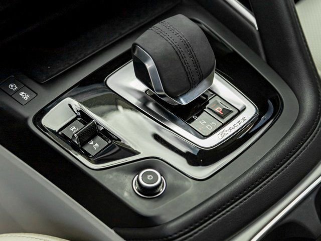 Used 2022 Jaguar E-PACE SE image 19
