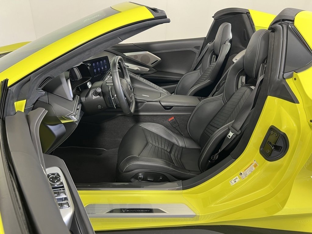 Used 2022 Chevrolet Corvette Stingray w/ Z51 Performance Package image 24