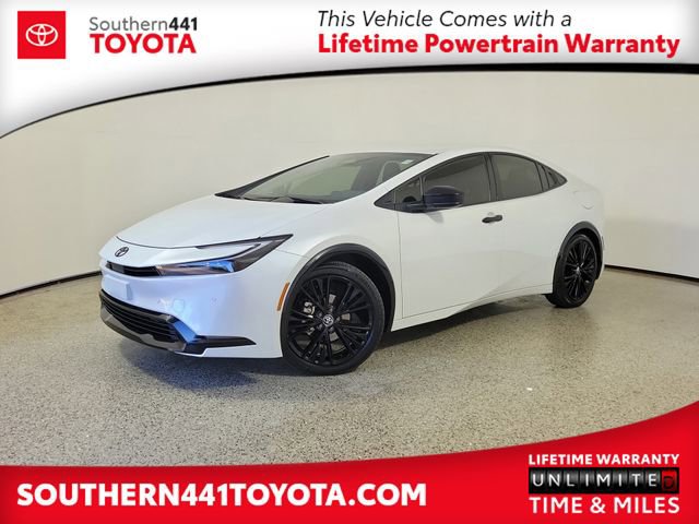 Used 2025 Toyota Prius image 1