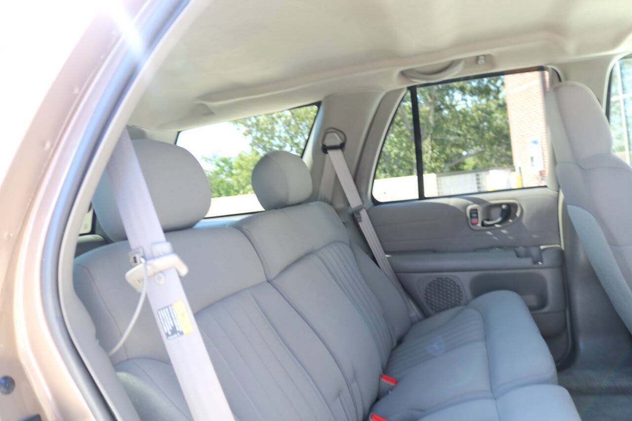 Used 2004 Chevrolet Blazer LS w/ Preferred Equipment Group AWD/4WD image 40