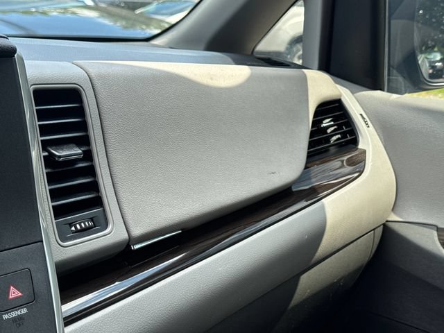Used 2019 Toyota Sienna XLE FWD image 31