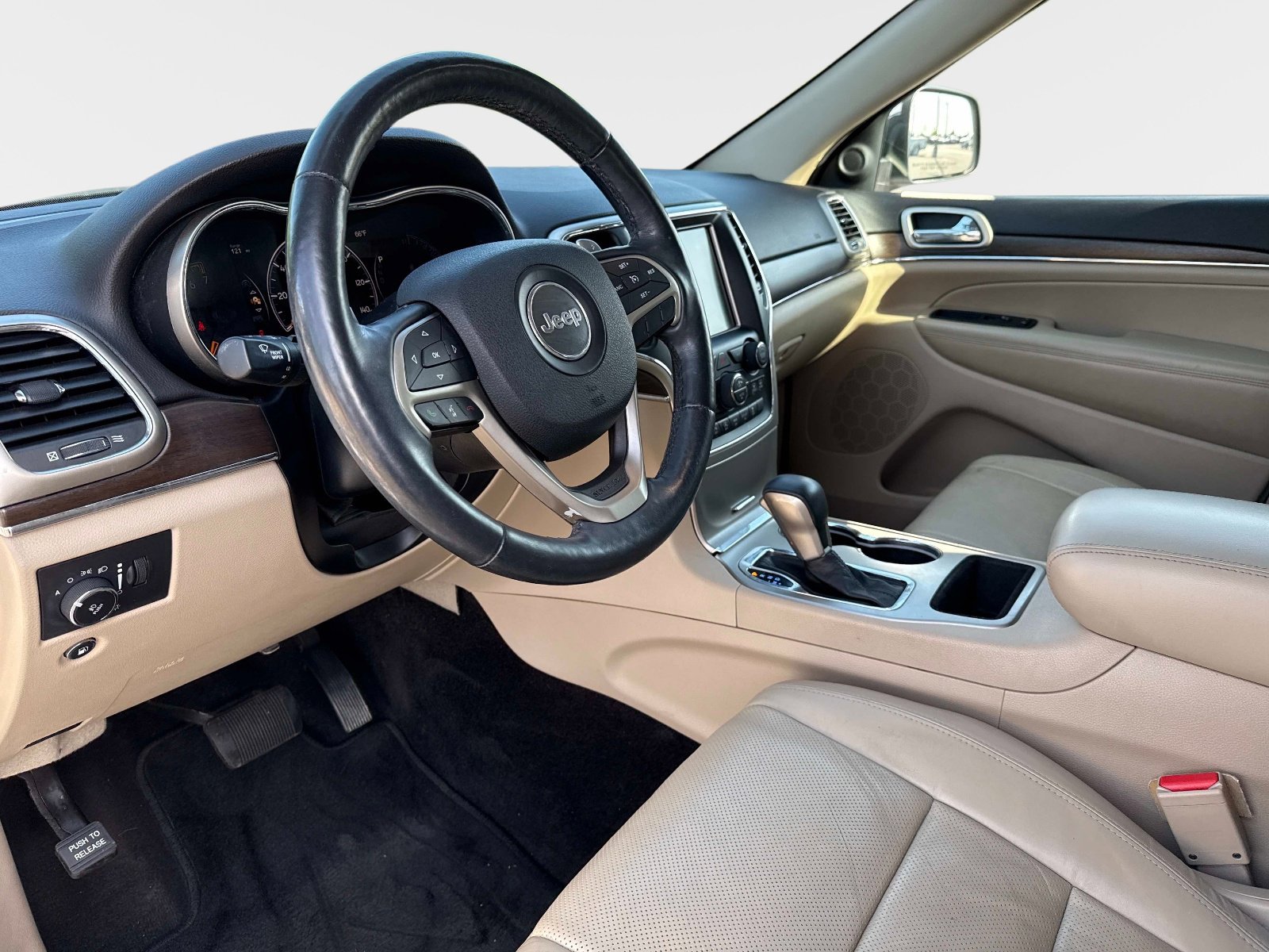 Used 2017 Jeep Grand Cherokee Limited w/ Luxury Group II RWD image 35