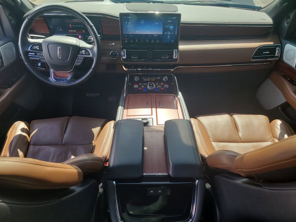 Certified 2024 Lincoln Navigator L Reserve AWD/4WD image 14