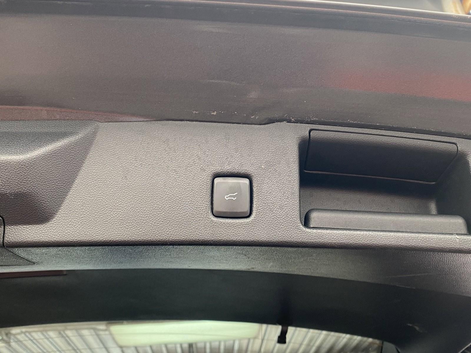 Used 2020 Ford Escape SEL image 15