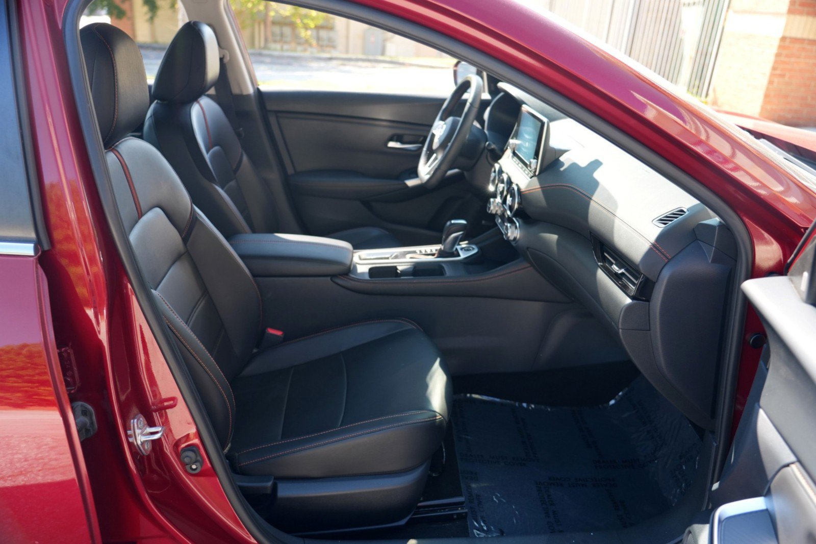 Used 2023 Nissan Sentra SR w/ SR Premium Package FWD image 15