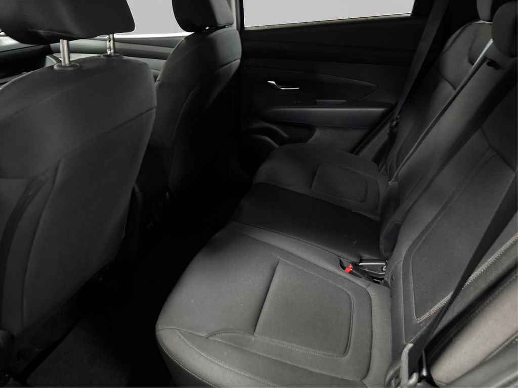 Used 2025 Hyundai Tucson SE AWD/4WD image 10