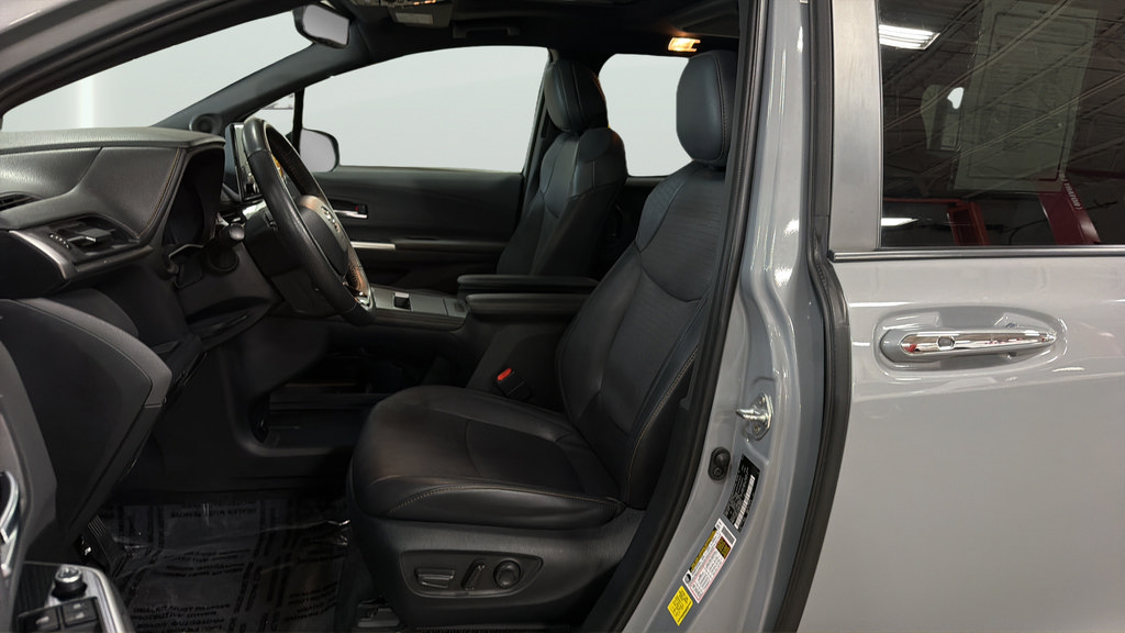 Used 2023 Toyota Sienna XLE Woodland Edition AWD/4WD image 23