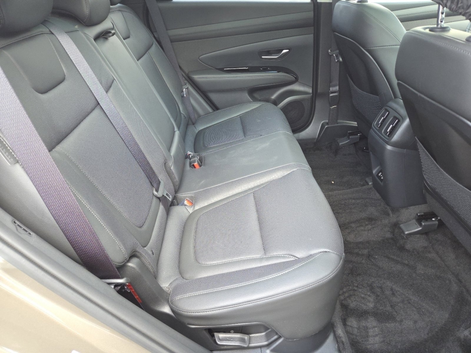 Used 2025 Hyundai Tucson Limited AWD/4WD image 23