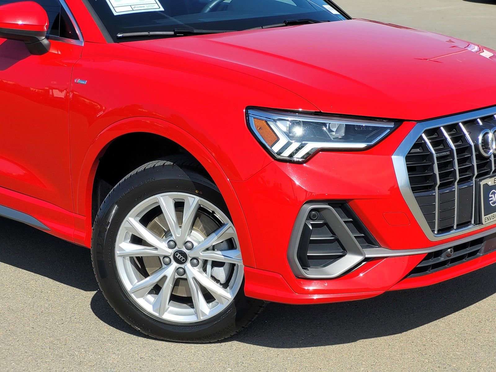 Used 2025 Audi Q3 2.0T Premium image 3