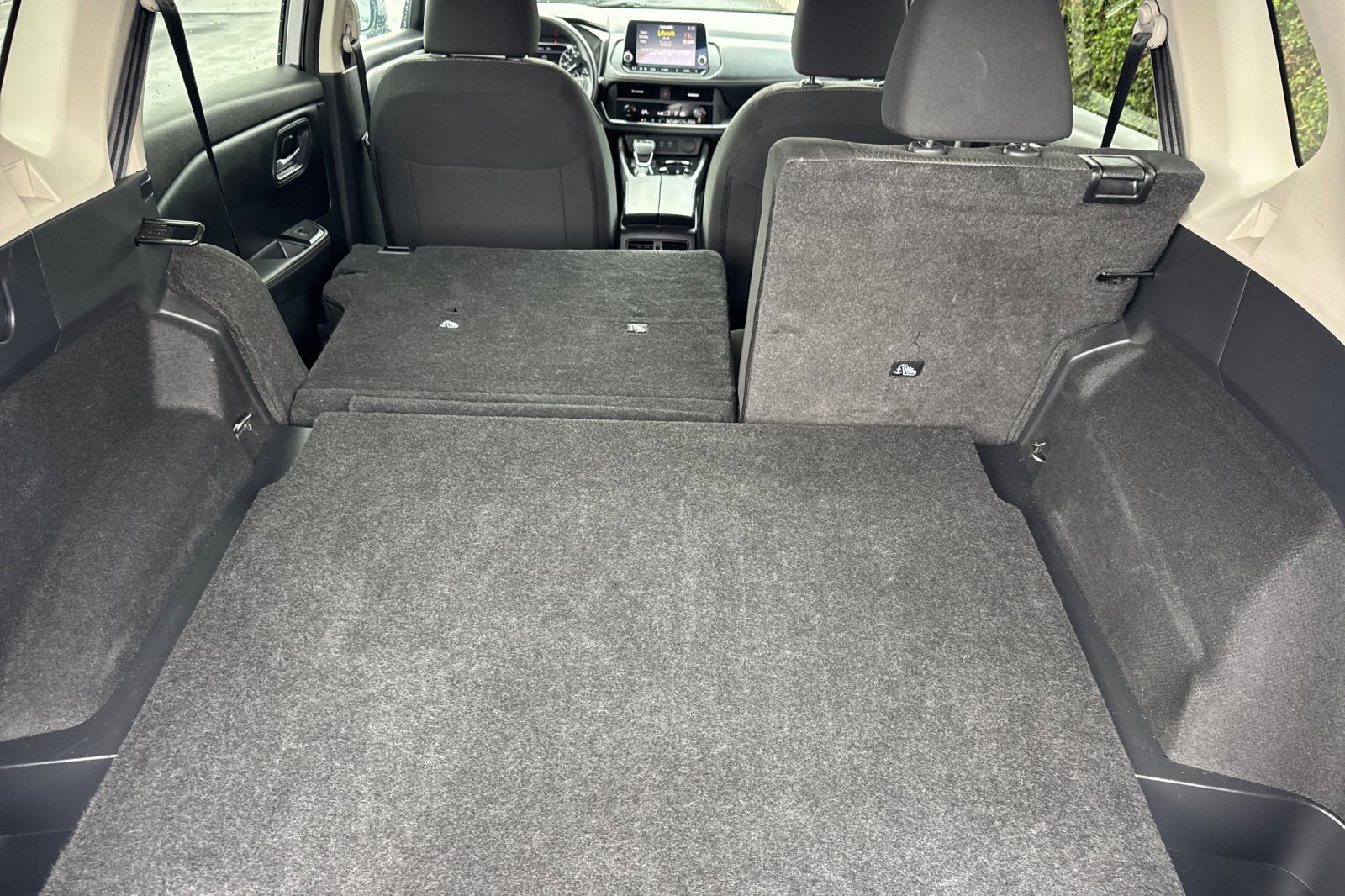 Used 2024 Nissan Rogue SV image 15