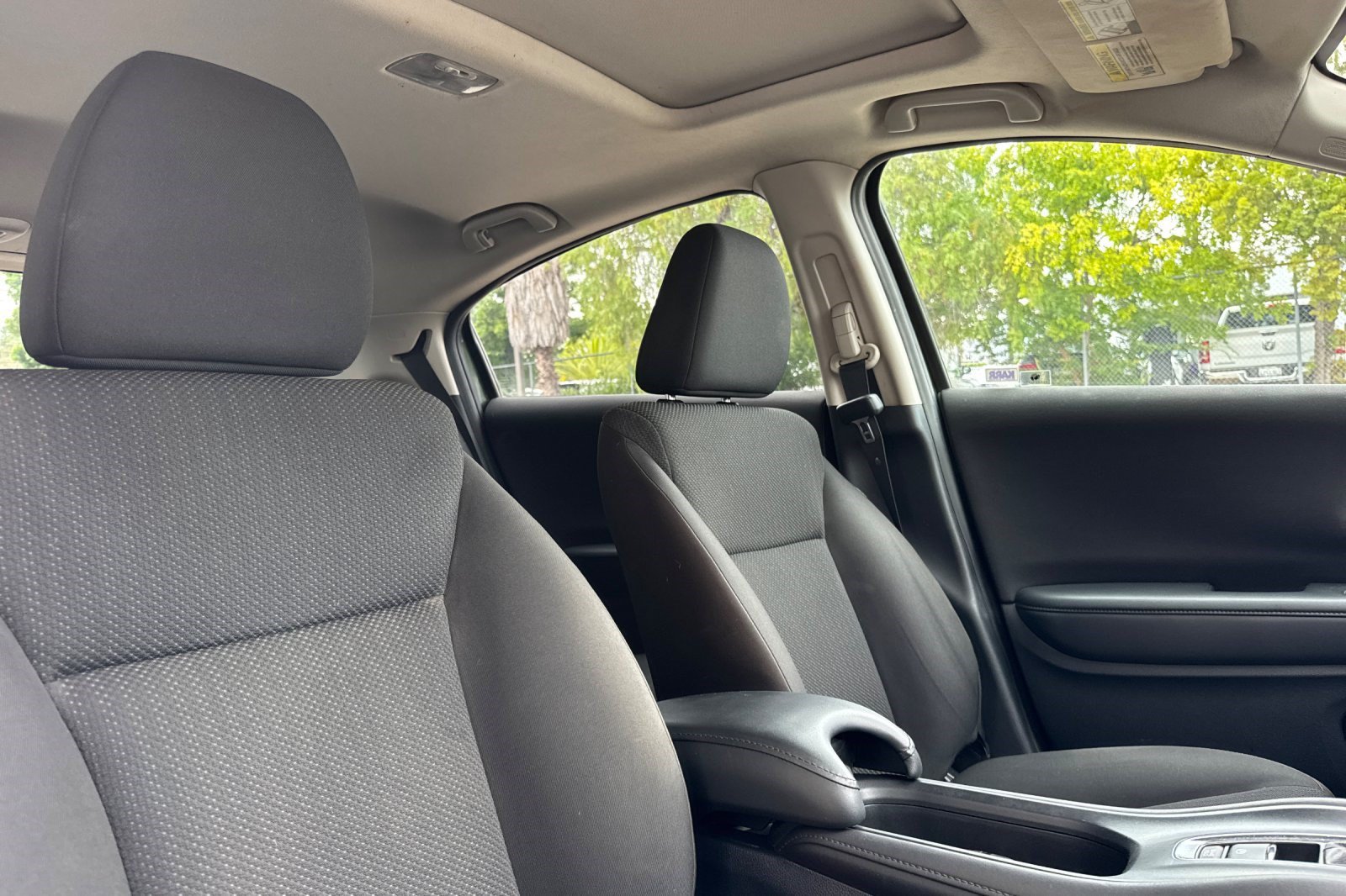 Used 2016 Honda HR-V EX image 30