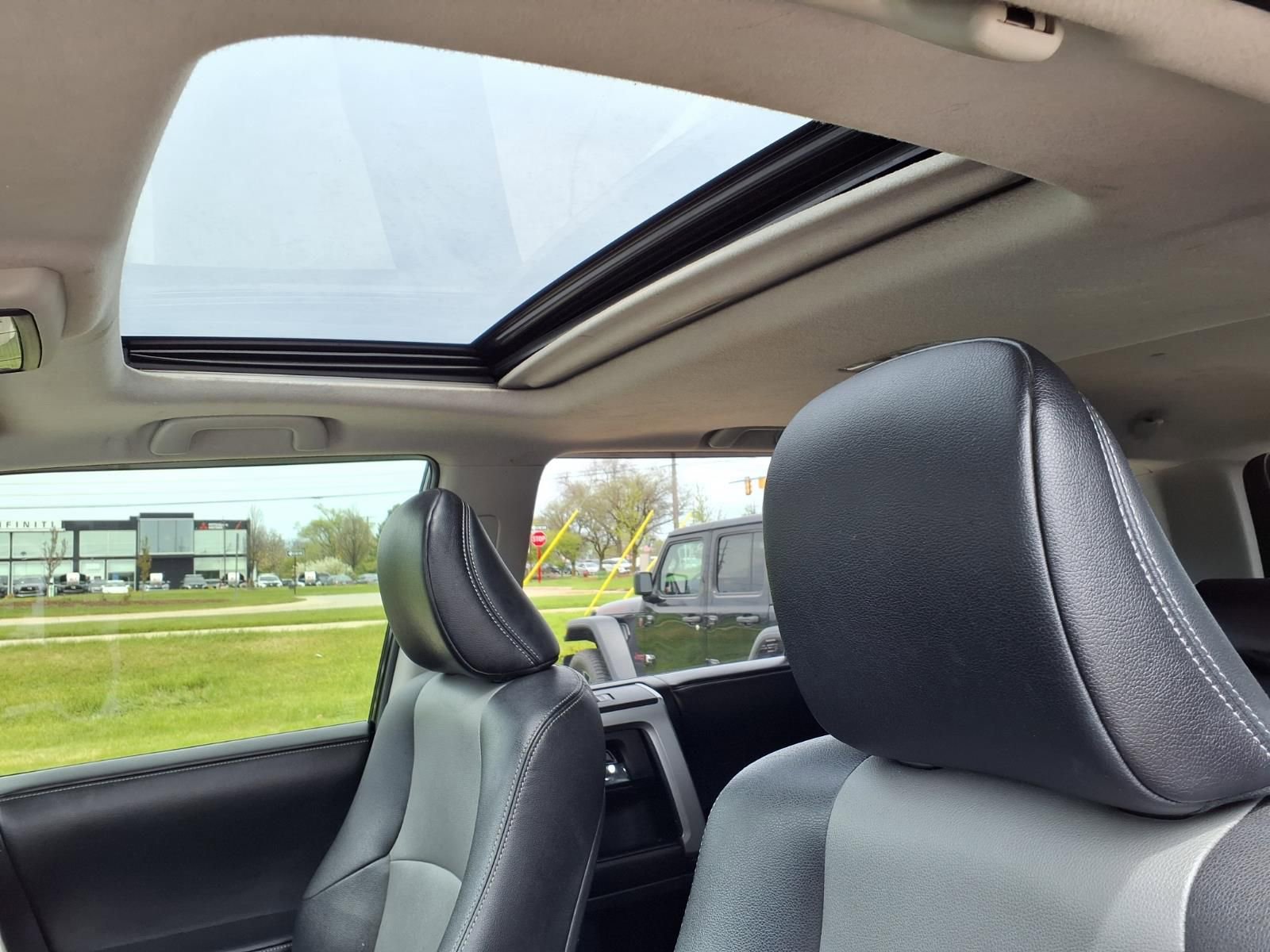 Used 2017 Toyota 4Runner SR5 Premium AWD/4WD image 18