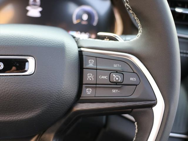 Used 2025 Jeep Grand Cherokee Altitude w/ Trailer Tow Package image 25