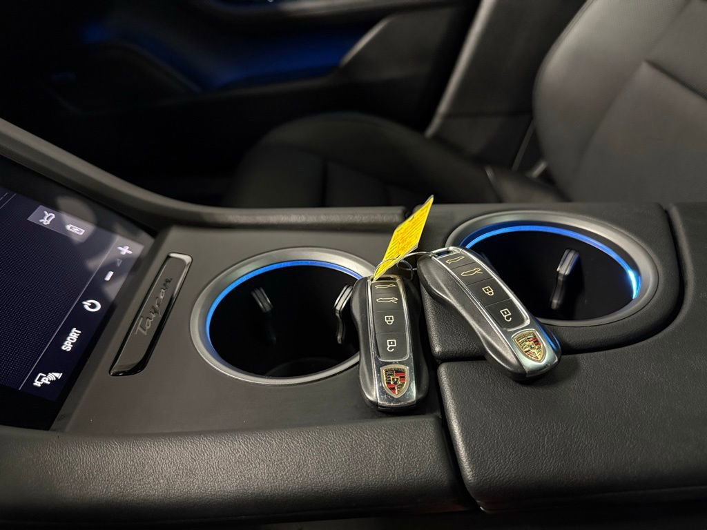 Used 2020 Porsche Taycan 4S w/ Premium Package AWD/4WD image 15