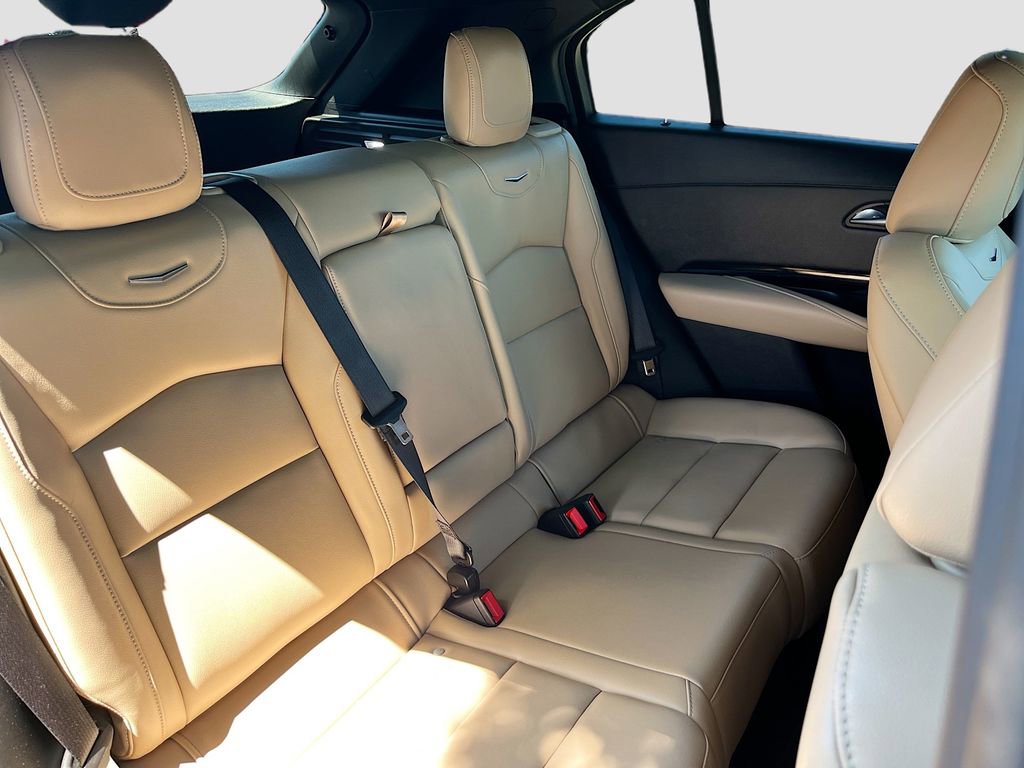 Used 2024 Cadillac XT4 Luxury w/ Cold Weather Package image 28