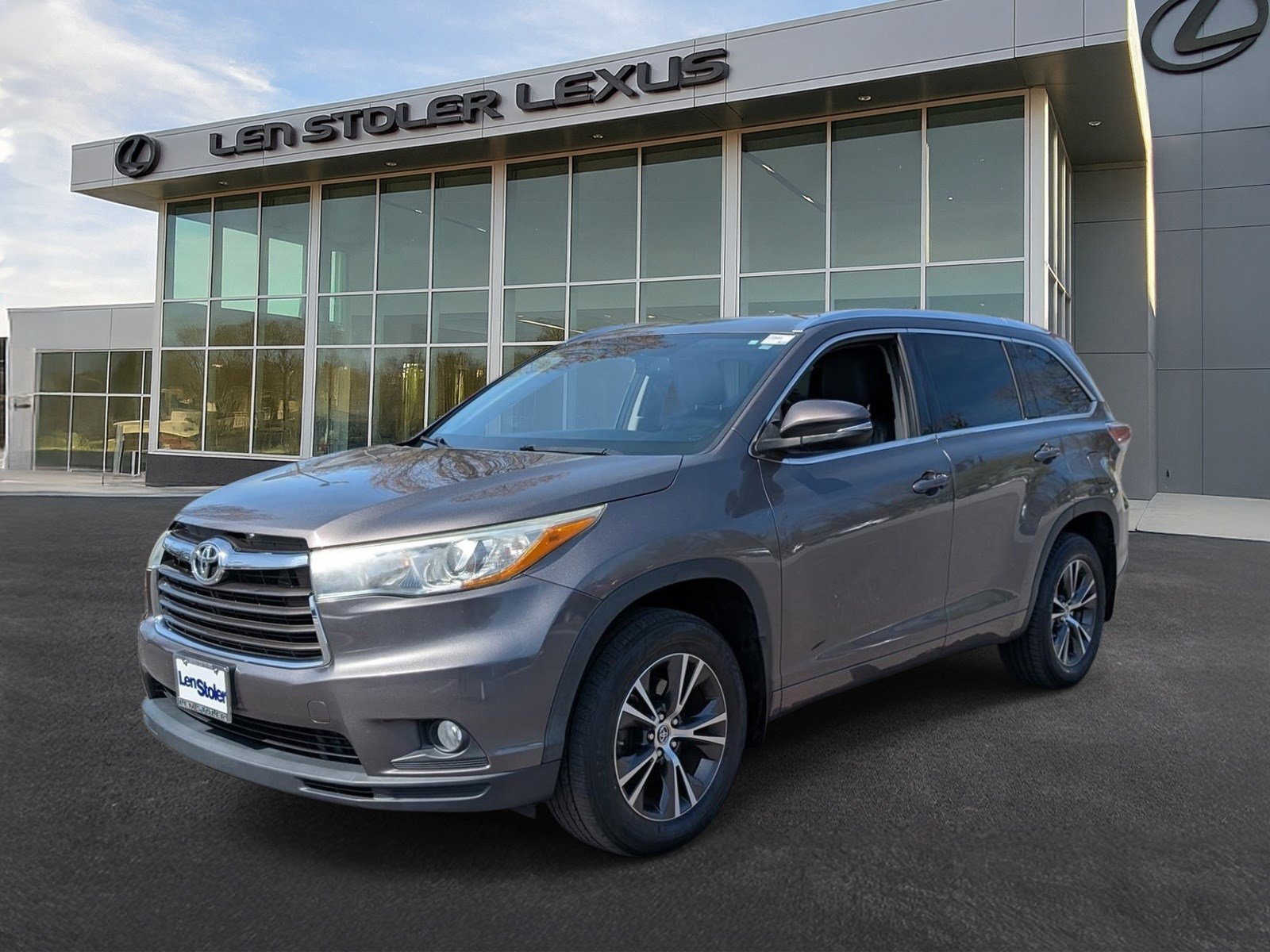 Used 2016 Toyota Highlander XLE image 7
