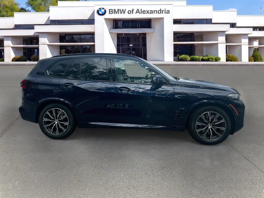 Used 2026 BMW X5 xDrive50e w/ M Sport Package AWD/4WD image 4