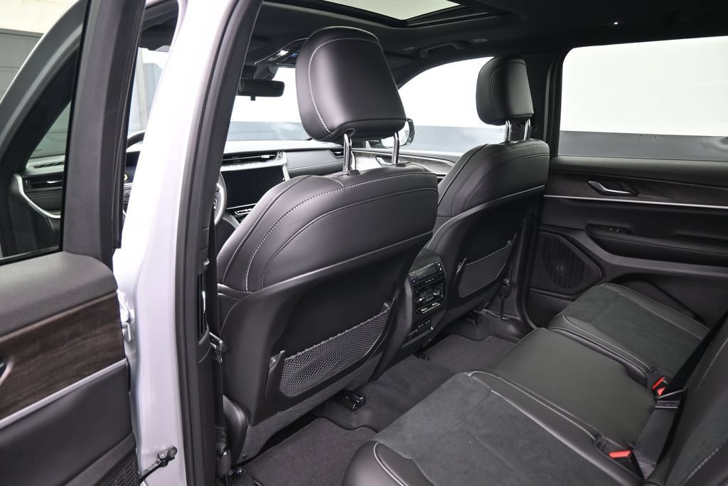 New 2026 Jeep Grand Cherokee L 2WD image 23