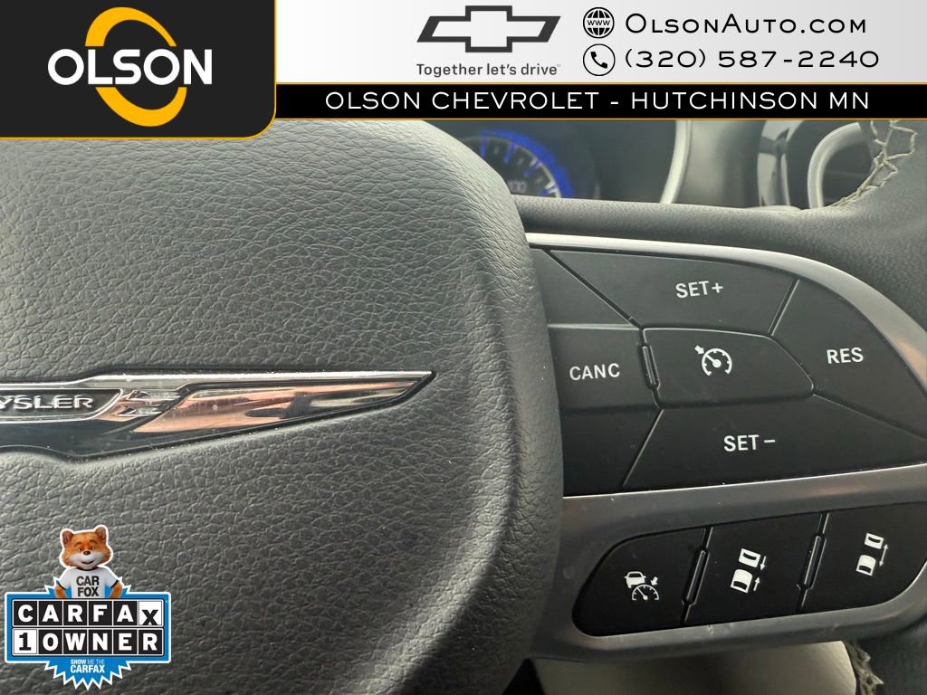 Used 2024 Chrysler Pacifica Touring-L image 29