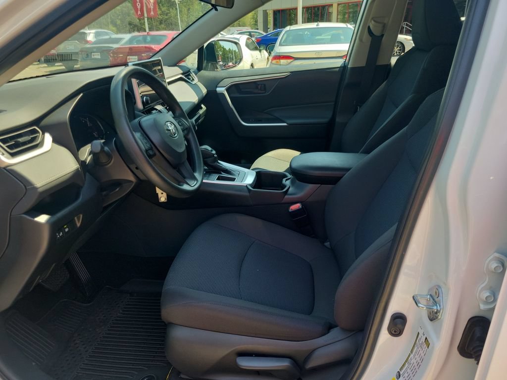 Certified 2025 Toyota RAV4 LE FWD image 15