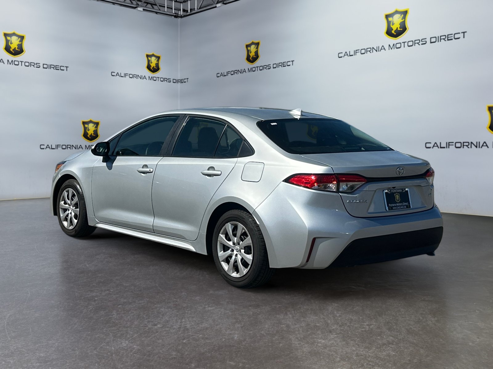 Used 2025 Toyota Corolla LE FWD image 3