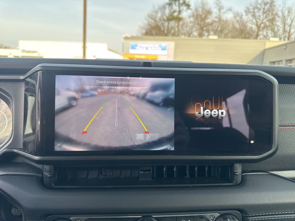 Used 2024 Jeep Wrangler Rubicon image 17