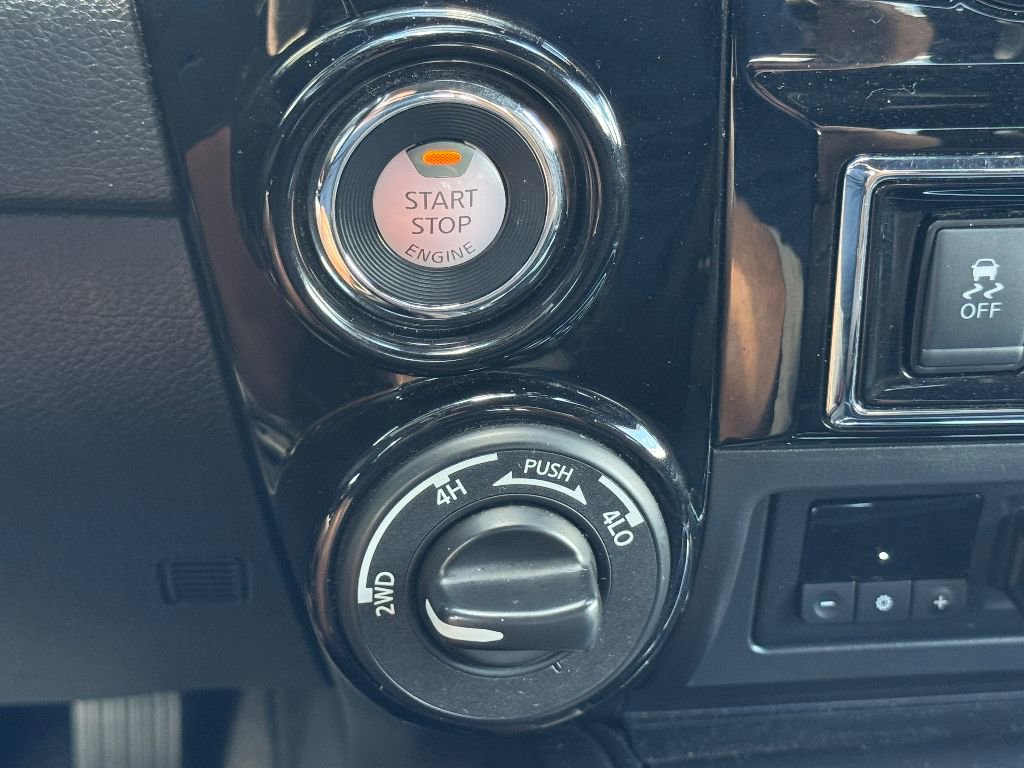 Used 2021 Nissan Titan Platinum Reserve w/ Moonroof Package image 17