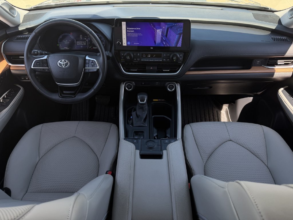 Used 2025 Toyota Grand Highlander AWD Hybrid image 12