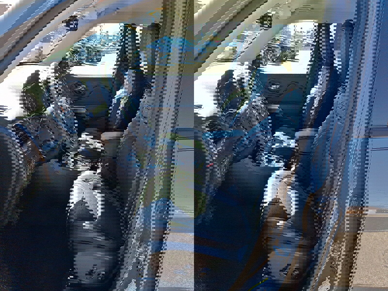 Used 2022 Jeep Cherokee Latitude Lux image 13