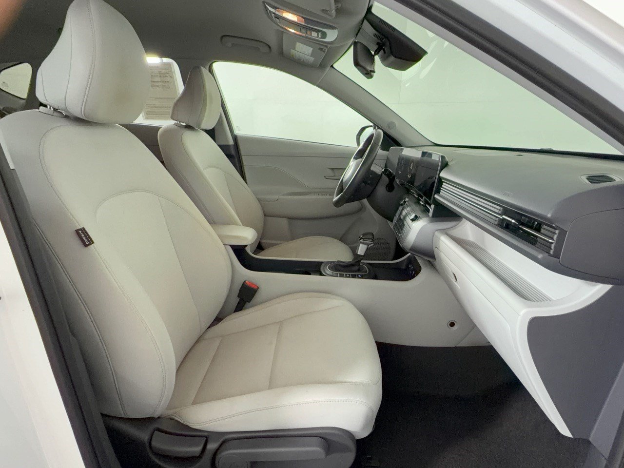 Used 2025 Hyundai Kona SEL AWD/4WD image 30