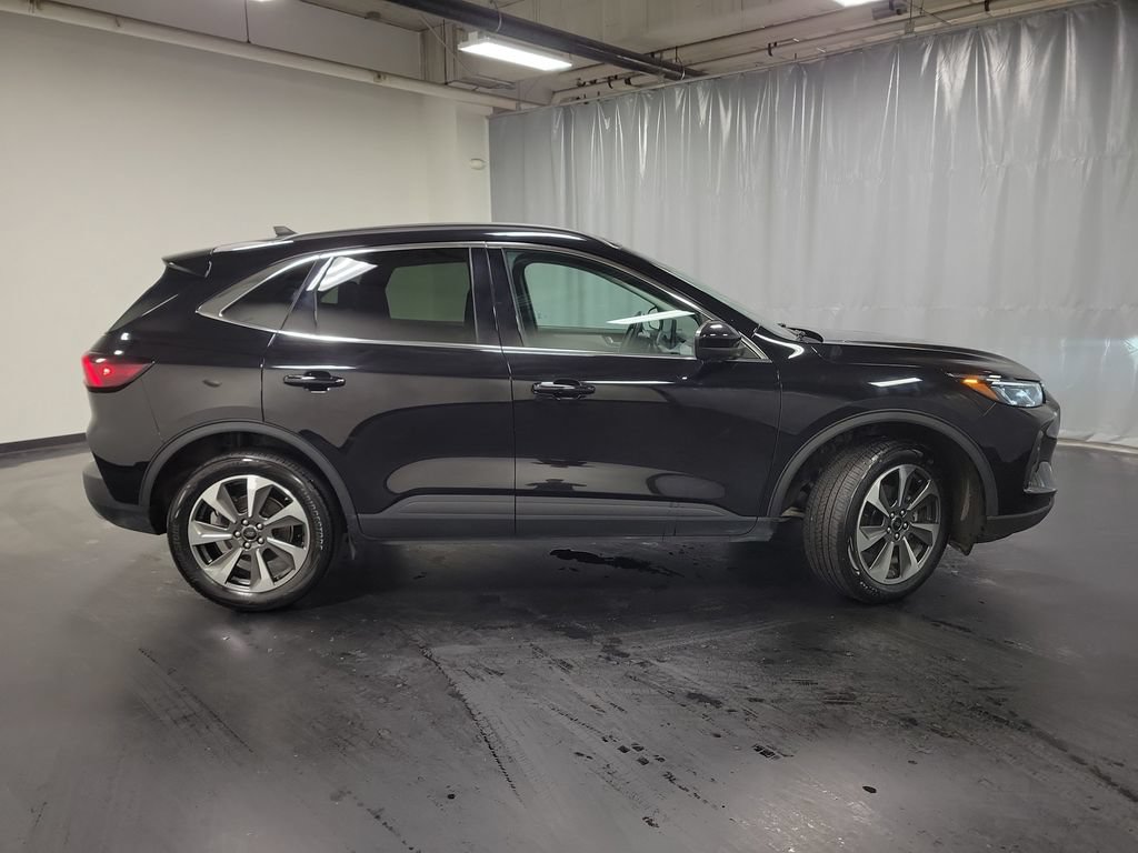 Used 2024 Ford Escape Platinum AWD/4WD image 9