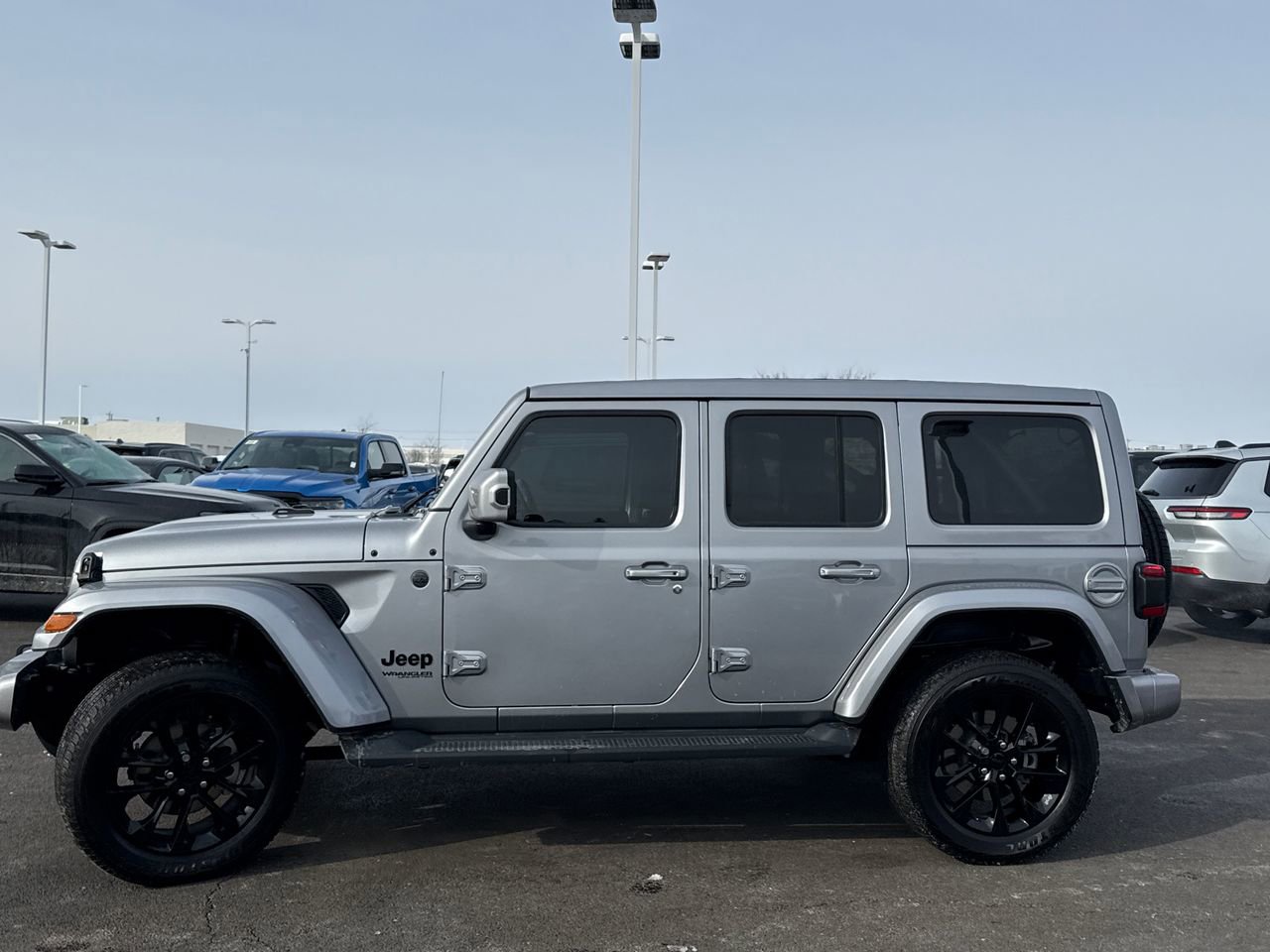 Used 2021 Jeep Wrangler Unlimited Sahara image 6