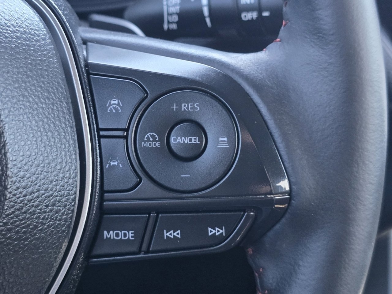 Used 2024 Toyota Corolla Cross AWD Hybrid image 32
