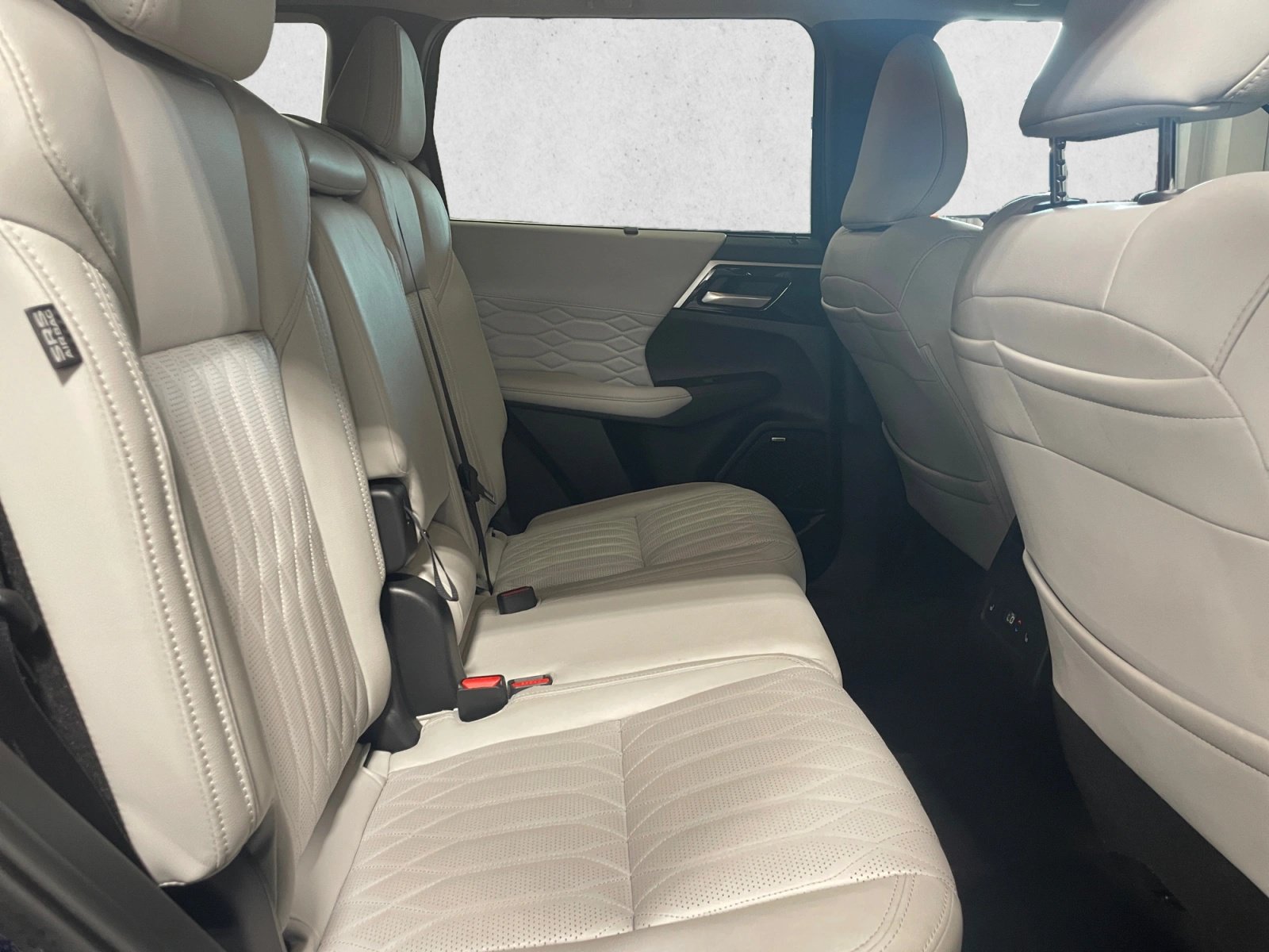 Used 2025 Mitsubishi Outlander SEL FWD image 25
