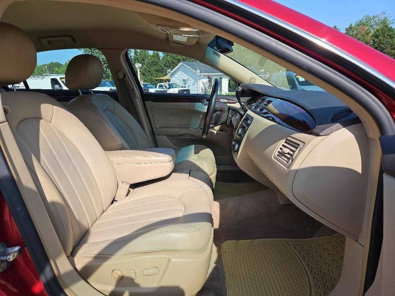 Used 2011 Buick Lucerne CXL w/ Driver Confidence Package FWD image 29