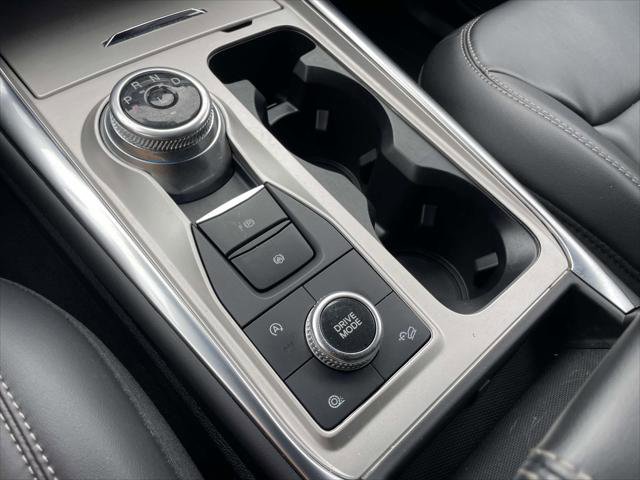 Used 2023 Ford Explorer XLT w/ Equipment Group 202A image 28